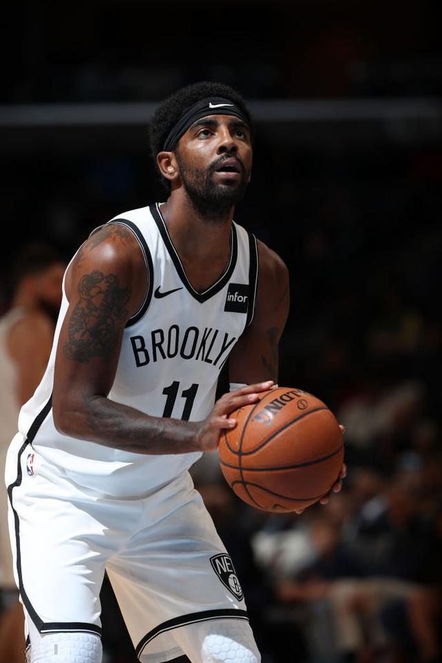 还有一球员 还有一球员