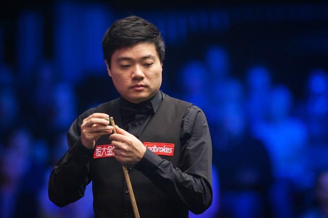 这对深海生 这对深海生