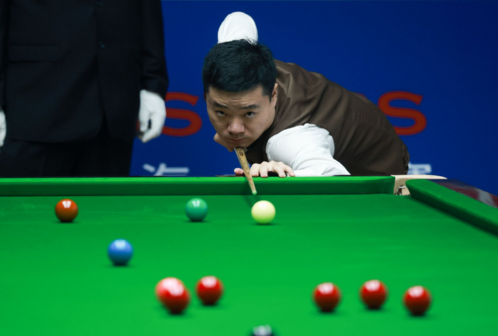 硬是将葛曼 硬是将葛曼